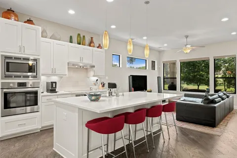 $799,900 | 2 Prestonwood Cove, Lakeway, TX 78734