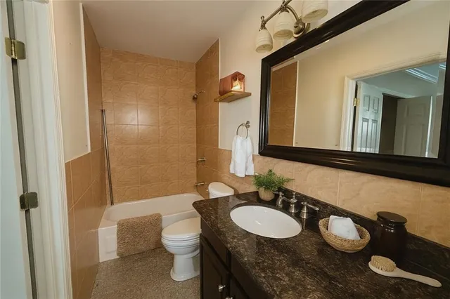 $3,200 | 7121 Catina Street, Unit B, New Orleans, LA 70124