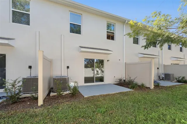 $2,375 | 6356 Sophie Oaks Court, Tampa, FL 33610