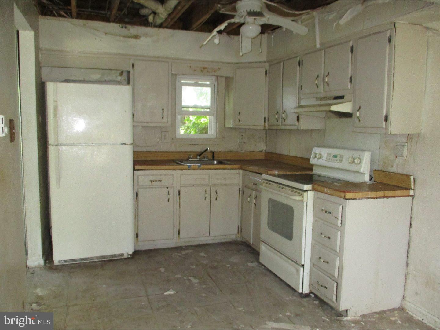 58 Berkshire Road Sicklerville, NJ 08081 - Photo 3 of 6