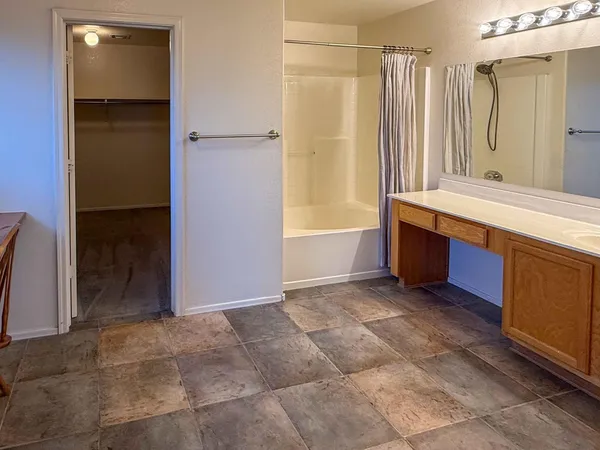 $3,100 | 3103 West Zachary Drive, Phoenix, AZ 85027