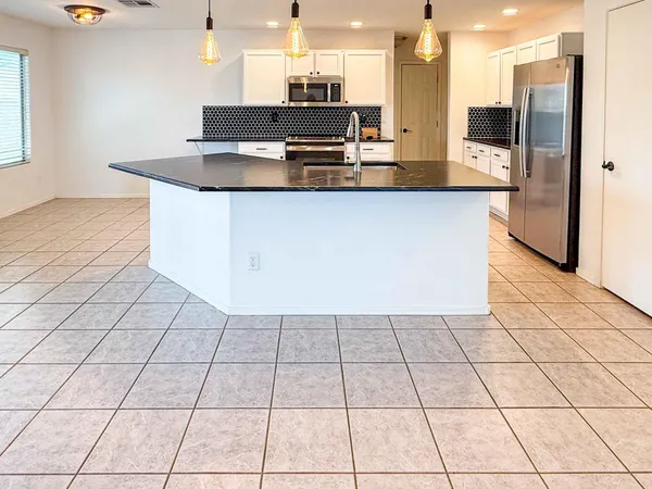 $3,100 | 3103 West Zachary Drive, Phoenix, AZ 85027