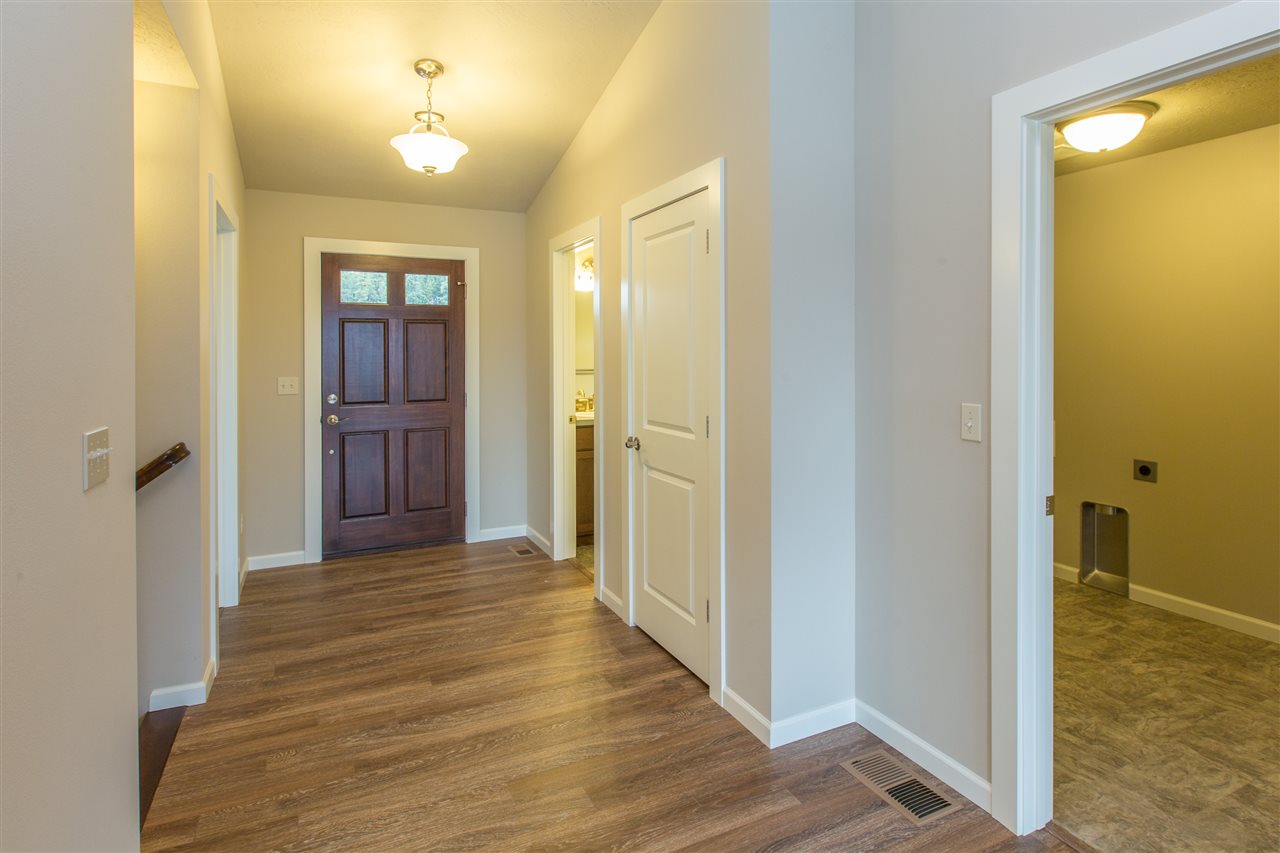 5402 North Radium Lane Spokane, WA 99217 - Photo 2 of 20