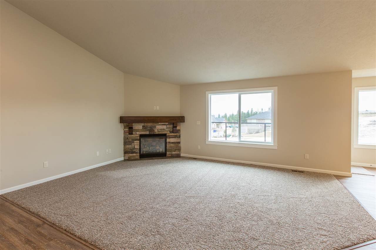 5402 North Radium Lane Spokane, WA 99217 - Photo 3 of 20