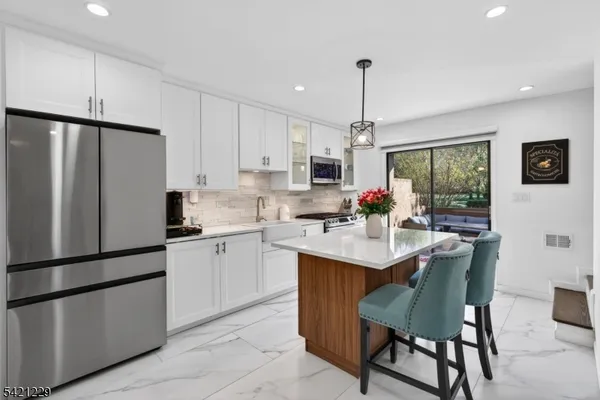 $549,000 | 66 Kingsberry Drive, Unit 66, Somerset, NJ 08873