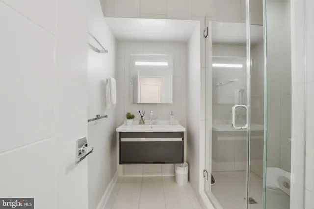 $2,485,000 | 1404 North Herndon Street, Arlington, VA 22201