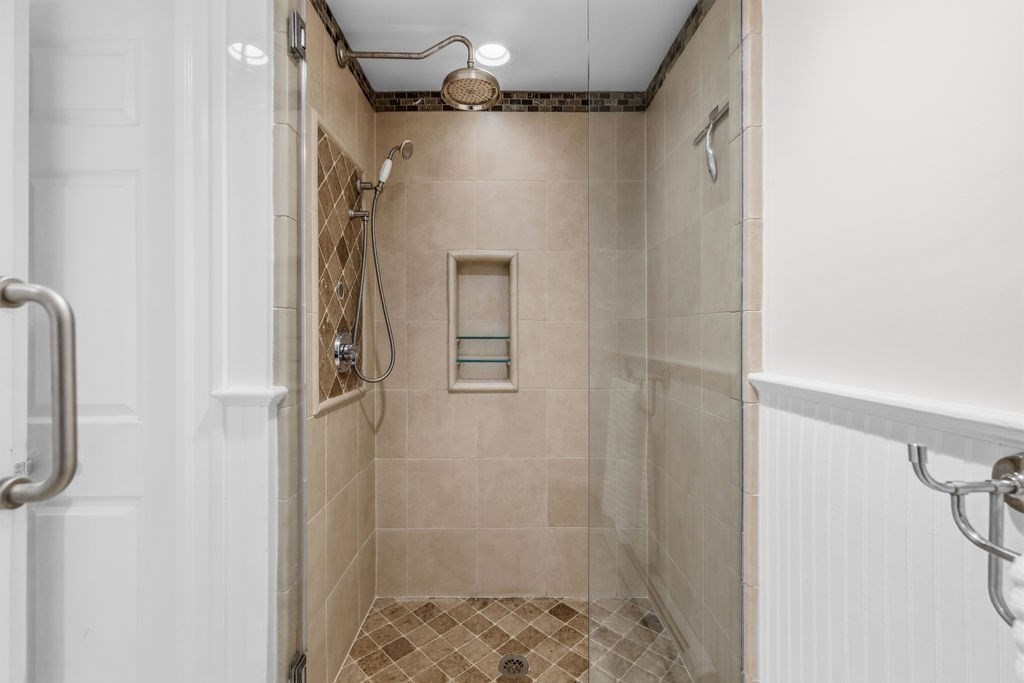 66 Middle Road Acushnet, MA 02743 - Photo 13 of 42