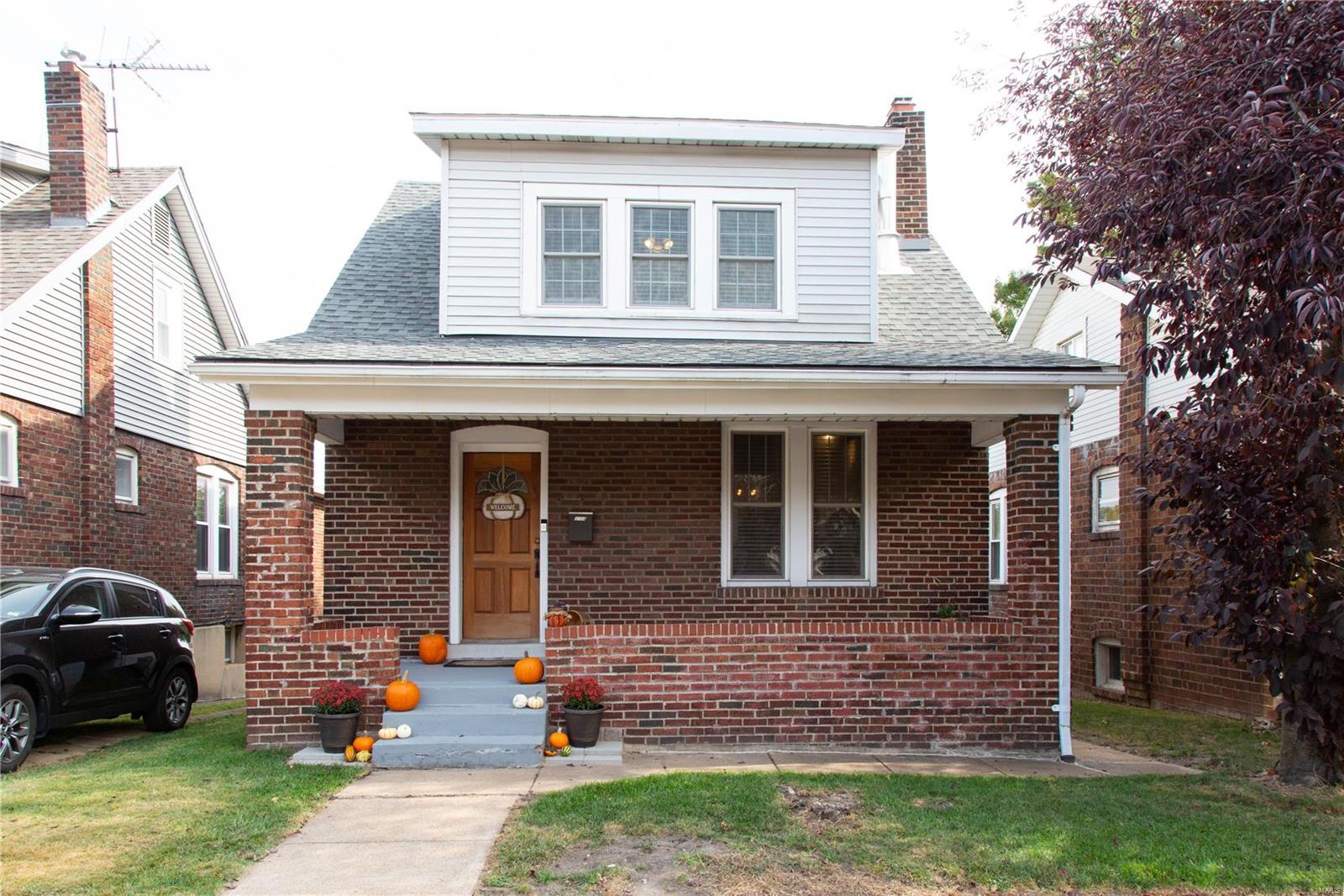 3008 Watson Road St. Louis, MO 63139 - Photo 1 of 28