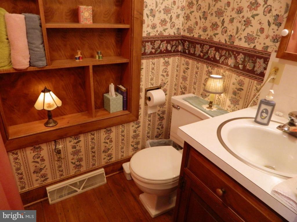 1021 Pine Hill Road Lititz, PA 17543 - Photo 17 of 61
