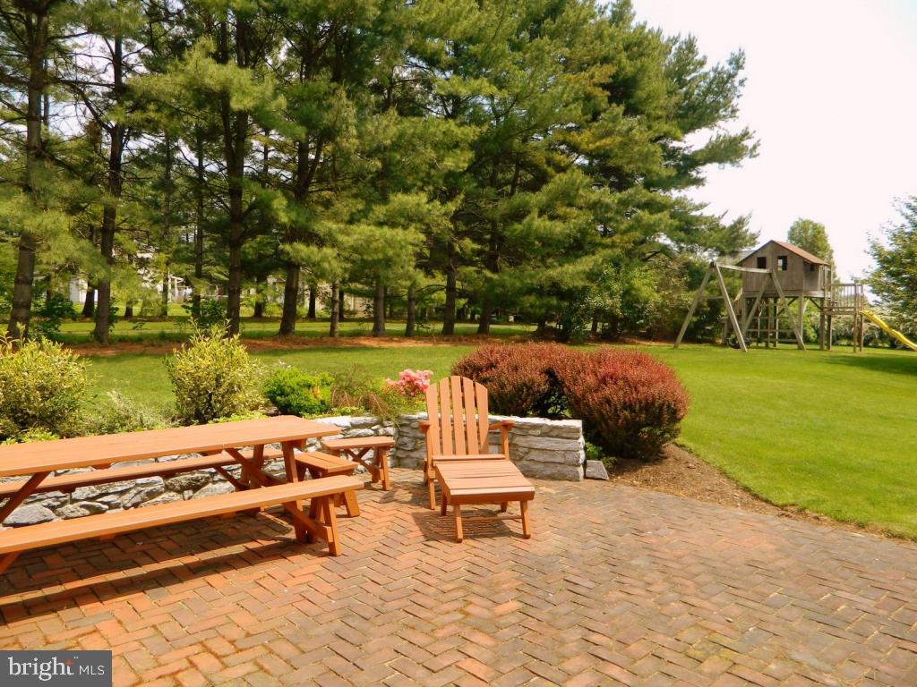 1021 Pine Hill Road Lititz, PA 17543 - Photo 3 of 61