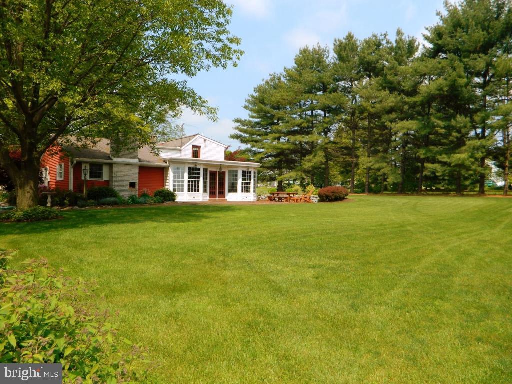 1021 Pine Hill Road Lititz, PA 17543 - Photo 4 of 61