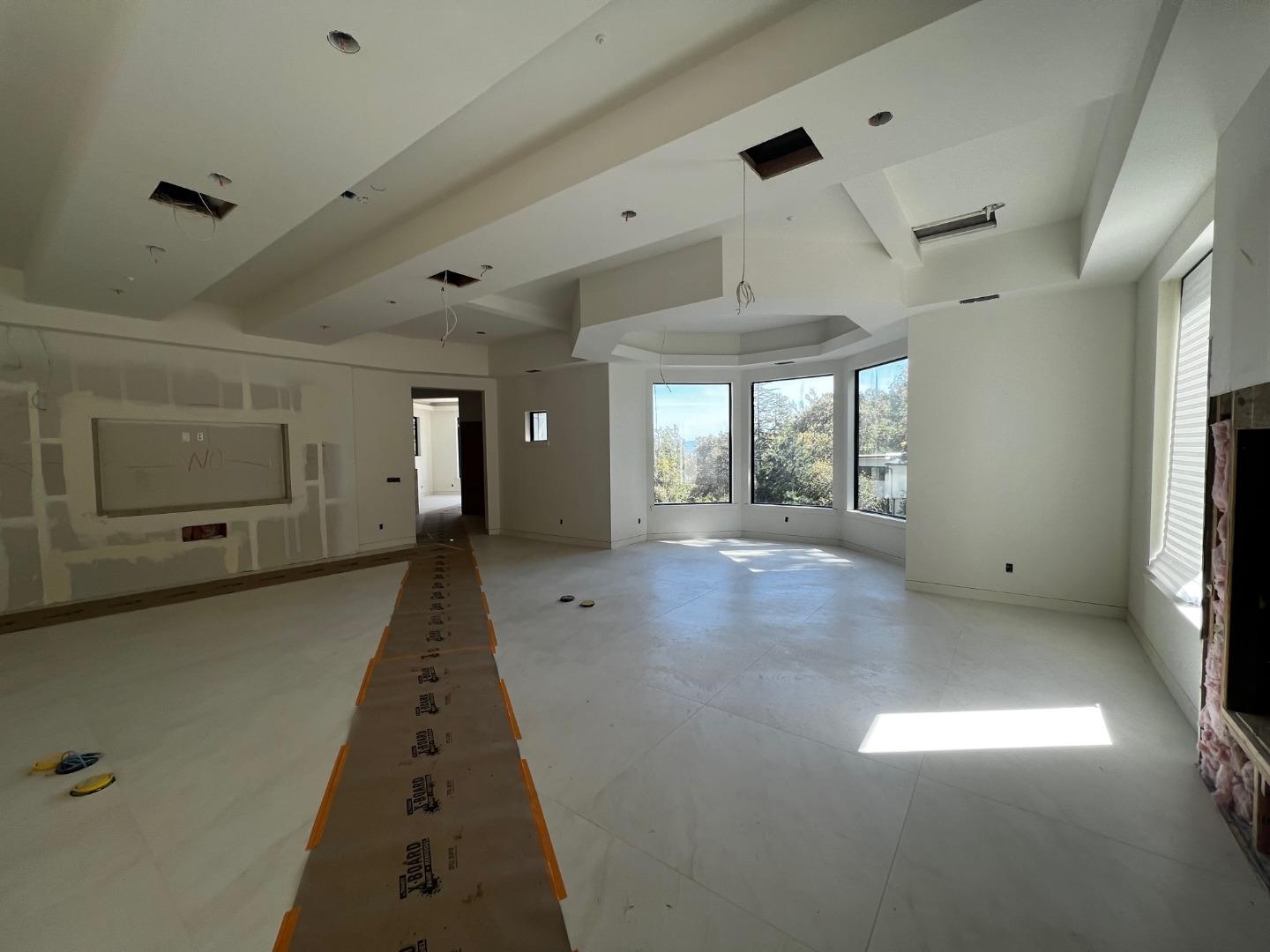 19042 Overlook Road Los Gatos, CA 95030 - Photo 10 of 26 Gallery Image 10