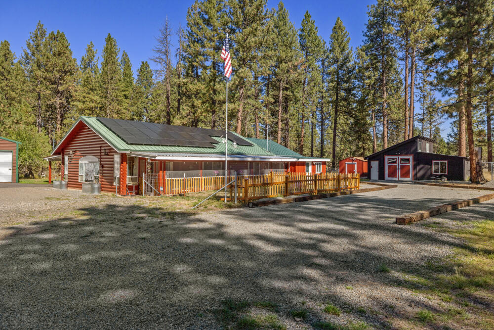 4093 Round Lake Road Klamath Falls, OR 97601 - Photo 57 of 81 Front of Property