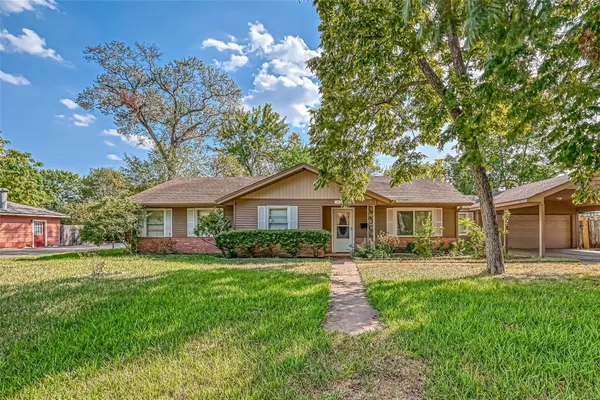 $2,500 | 9349 Rosstown Way, Houston, TX 77080