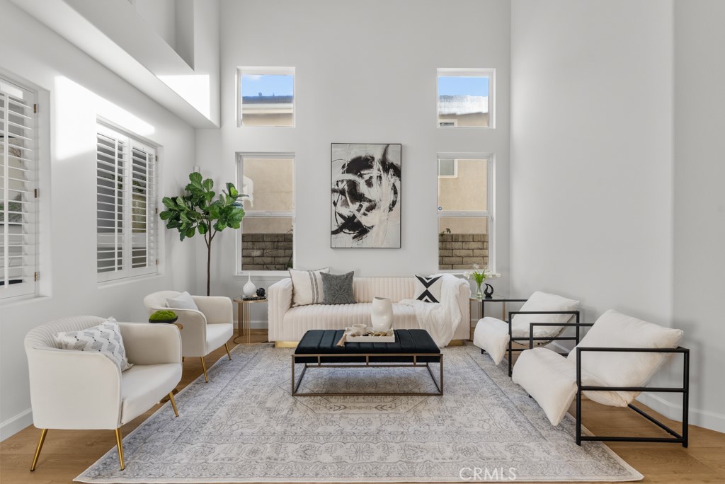 25930 Franklin Lane Stevenson Ranch, CA 91381 - Photo 3 of 47 a living room with furniture