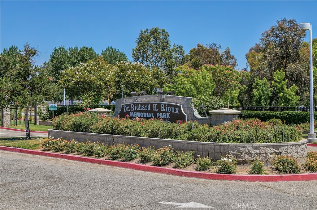 25930 Franklin Lane Stevenson Ranch, CA 91381 - Photo 44 of 47 front view of a house with a street