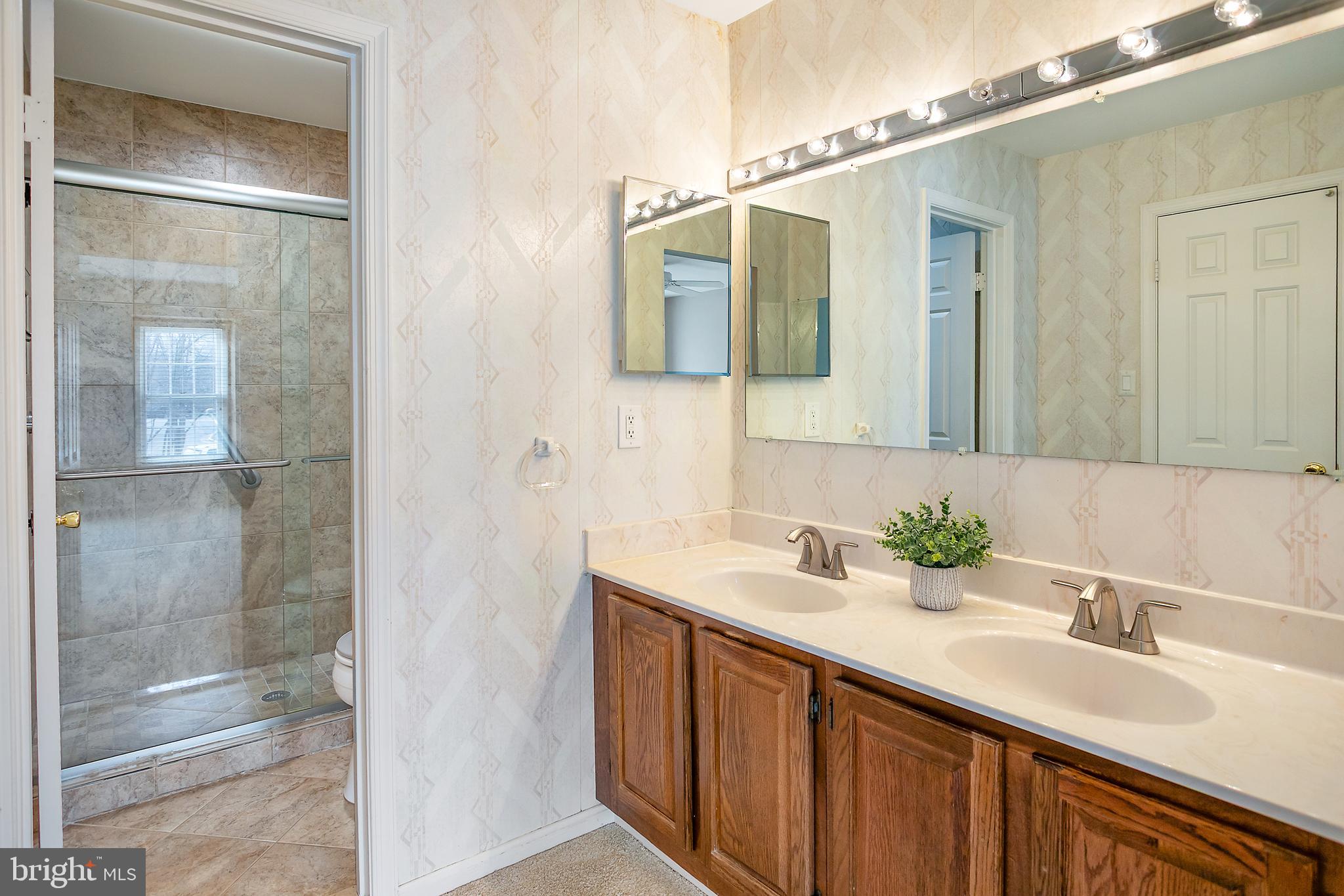 7205 Gentian Court Springfield, VA 22152 - Photo 16 of 38 Primary with dual vanities