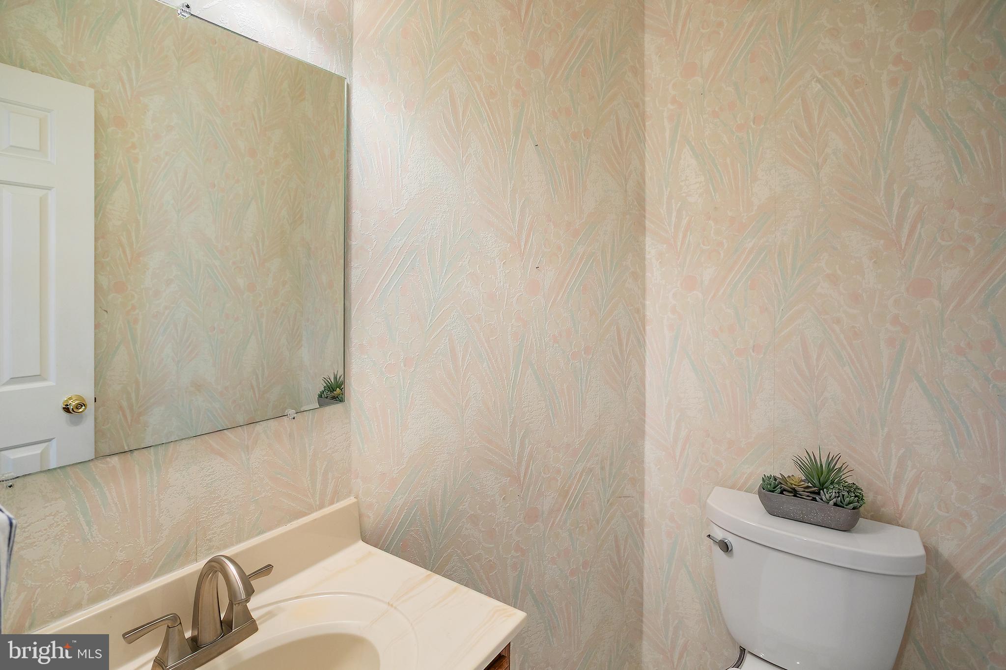 7205 Gentian Court Springfield, VA 22152 - Photo 9 of 38 Main level powder