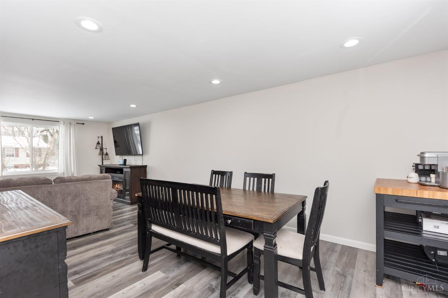 686 Woodgate Road Cincinnati, OH 45244 - Photo 16 of 34 Gallery Image 16