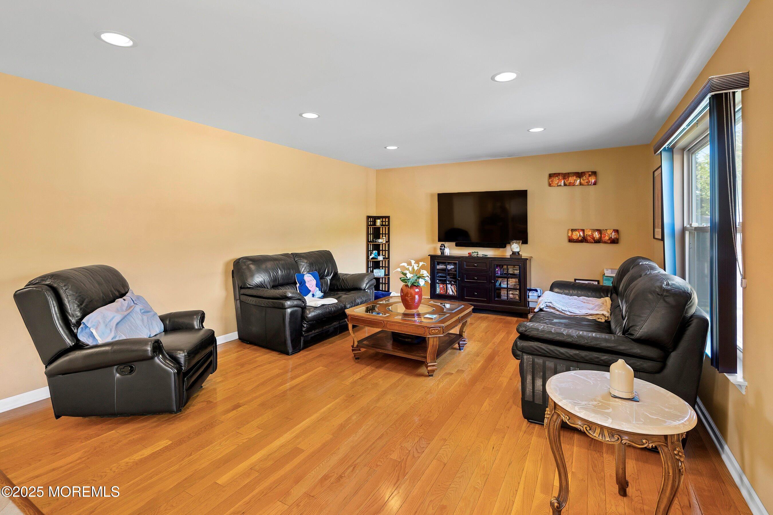 20 Georgia Road Freehold, NJ 07728 - Photo 16 of 42 23-Living 1C