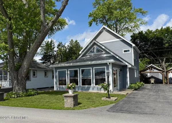 $999,000 | 8 Riley Cove Road, Malta, NY 12020