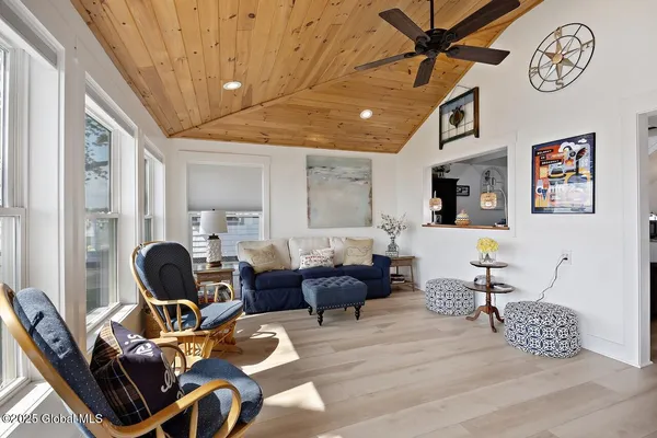 $999,000 | 8 Riley Cove Road, Malta, NY 12020