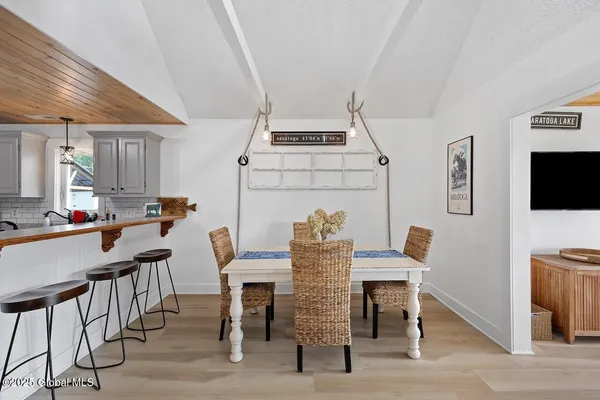 $999,000 | 8 Riley Cove Road, Malta, NY 12020