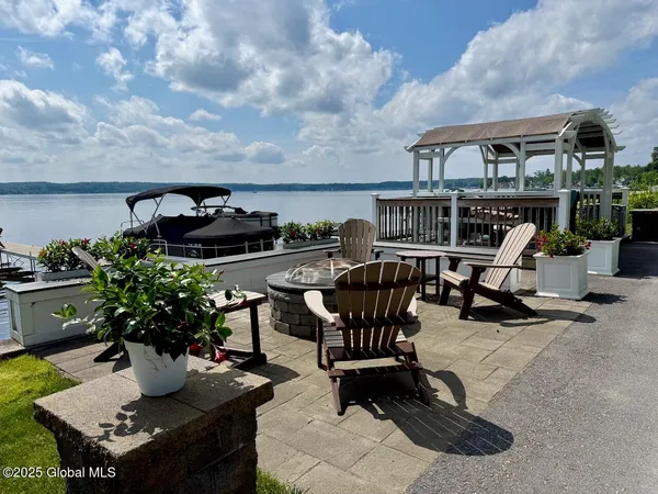 $999,000 | 8 Riley Cove Road, Malta, NY 12020