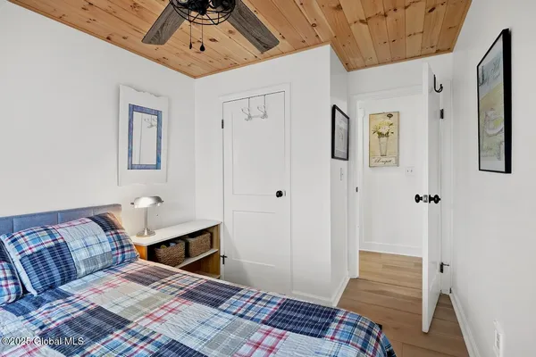 $999,000 | 8 Riley Cove Road, Malta, NY 12020