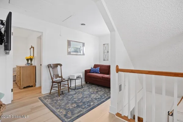 $999,000 | 8 Riley Cove Road, Malta, NY 12020