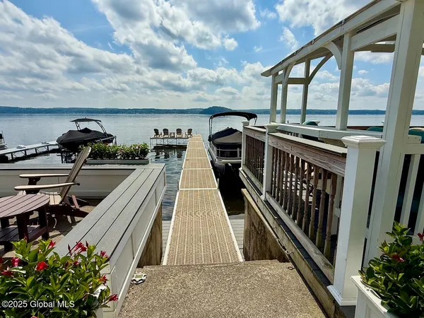 $999,000 | 8 Riley Cove Road, Malta, NY 12020