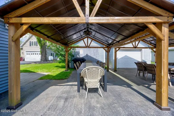 $999,000 | 8 Riley Cove Road, Malta, NY 12020