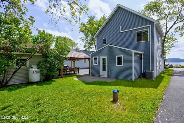 $999,000 | 8 Riley Cove Road, Malta, NY 12020
