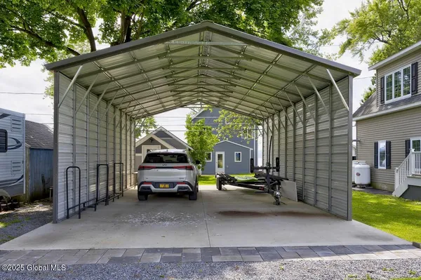 $999,000 | 8 Riley Cove Road, Malta, NY 12020