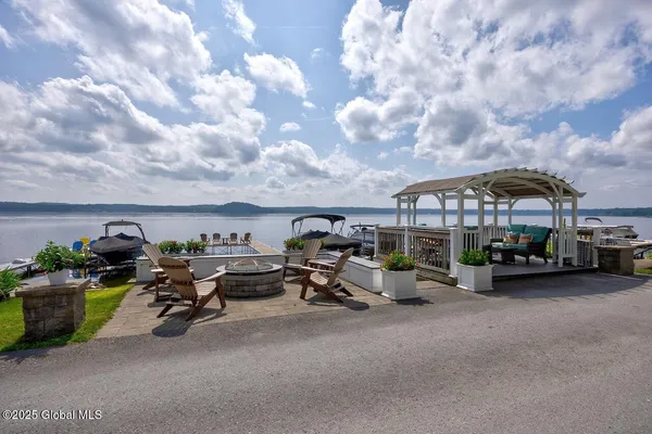 $999,000 | 8 Riley Cove Road, Malta, NY 12020