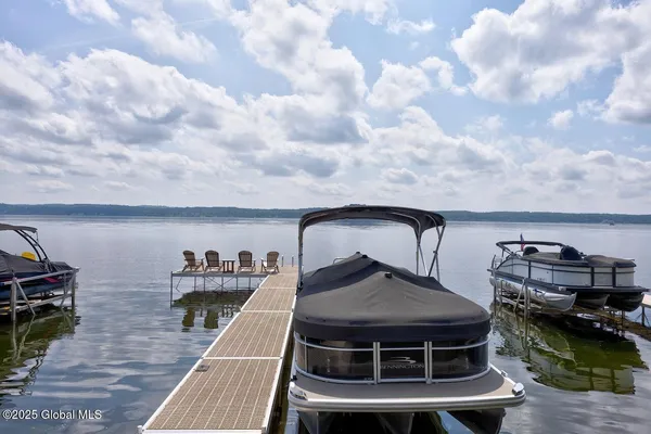 $999,000 | 8 Riley Cove Road, Malta, NY 12020