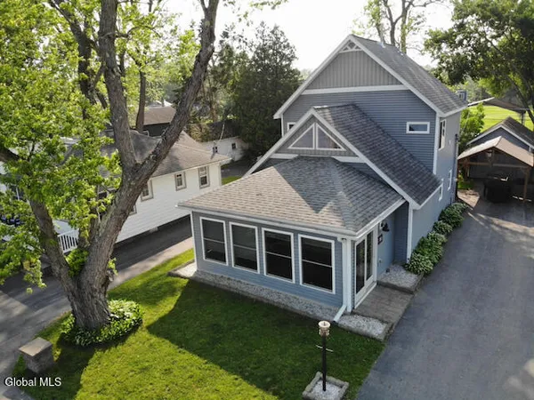 $999,000 | 8 Riley Cove Road, Malta, NY 12020