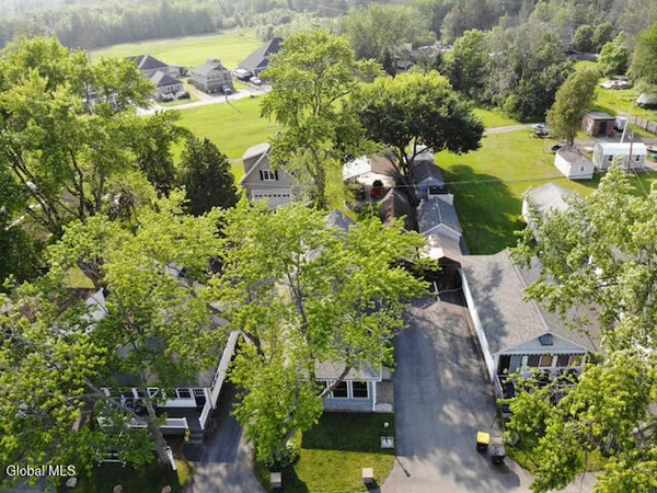$999,000 | 8 Riley Cove Road, Malta, NY 12020