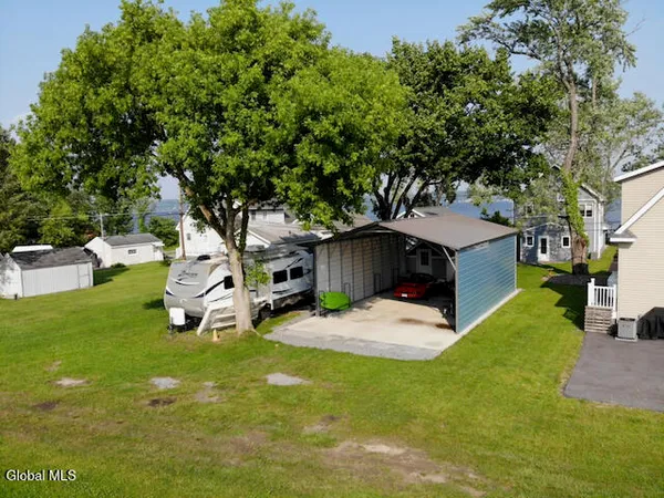 $999,000 | 8 Riley Cove Road, Malta, NY 12020