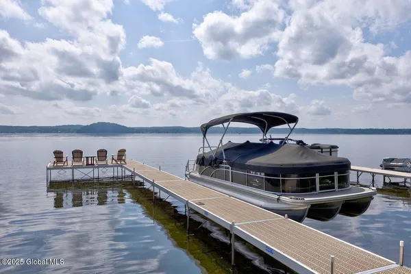 $999,000 | 8 Riley Cove Road, Malta, NY 12020