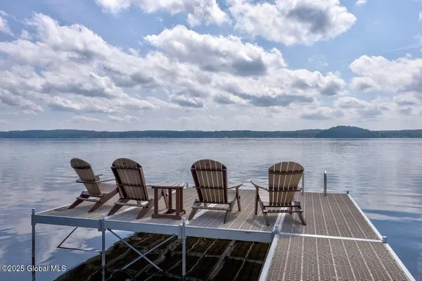 $999,000 | 8 Riley Cove Road, Malta, NY 12020