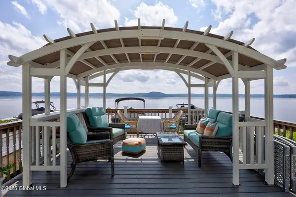 $999,000 | 8 Riley Cove Road, Malta, NY 12020