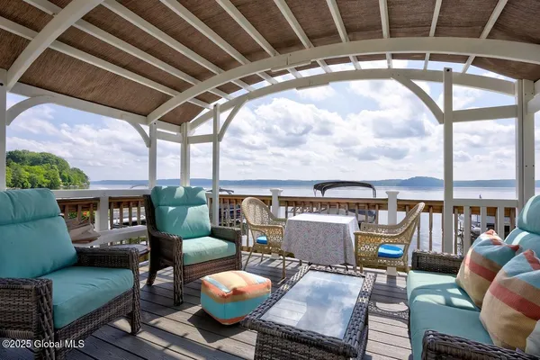 $999,000 | 8 Riley Cove Road, Malta, NY 12020