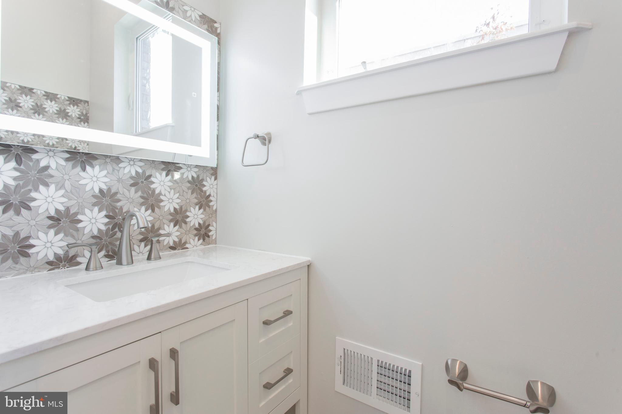 1617 Reed Street Philadelphia, PA 19146 - Photo 9 of 45 Gallery Image 9