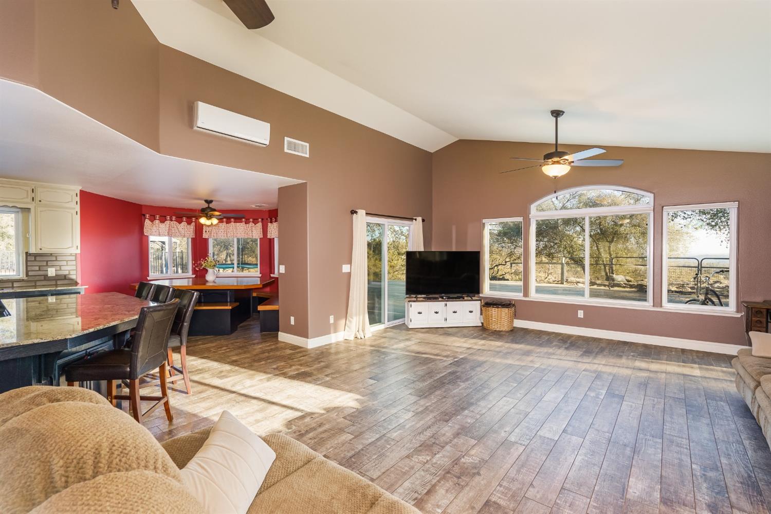 40662 Rancho Ramon Court Coarsegold, CA 93614 - Photo 7 of 50 Gallery Image 7