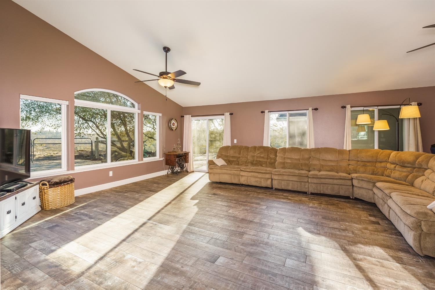 40662 Rancho Ramon Court Coarsegold, CA 93614 - Photo 8 of 50 Gallery Image 8