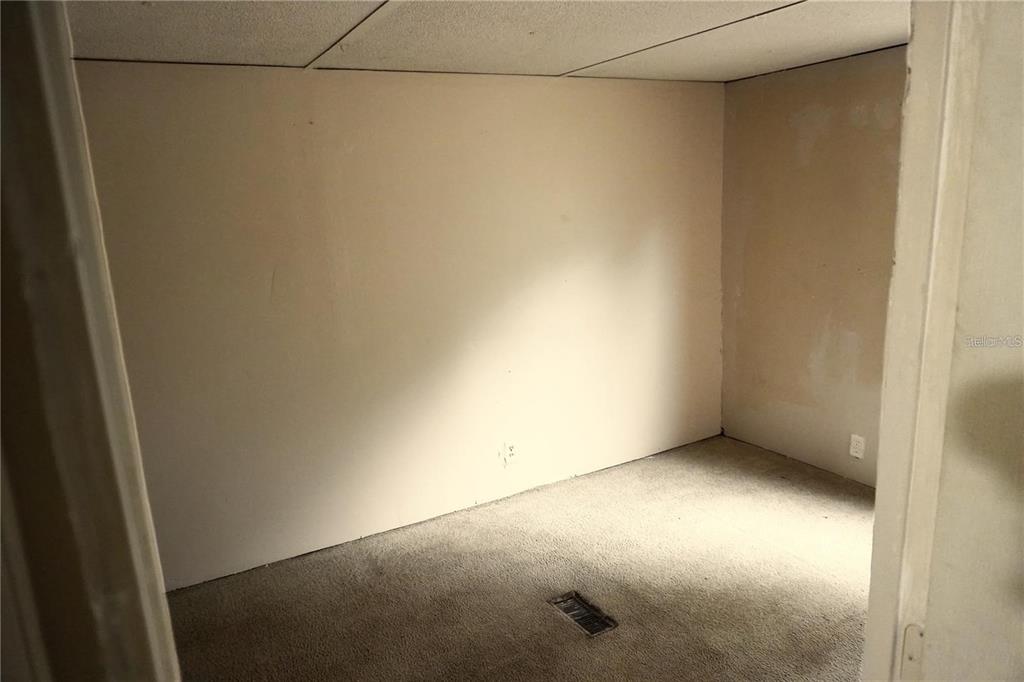 7230 James Stanaland Road Plant City, FL 33567 - Photo 13 of 26 a view of a small space