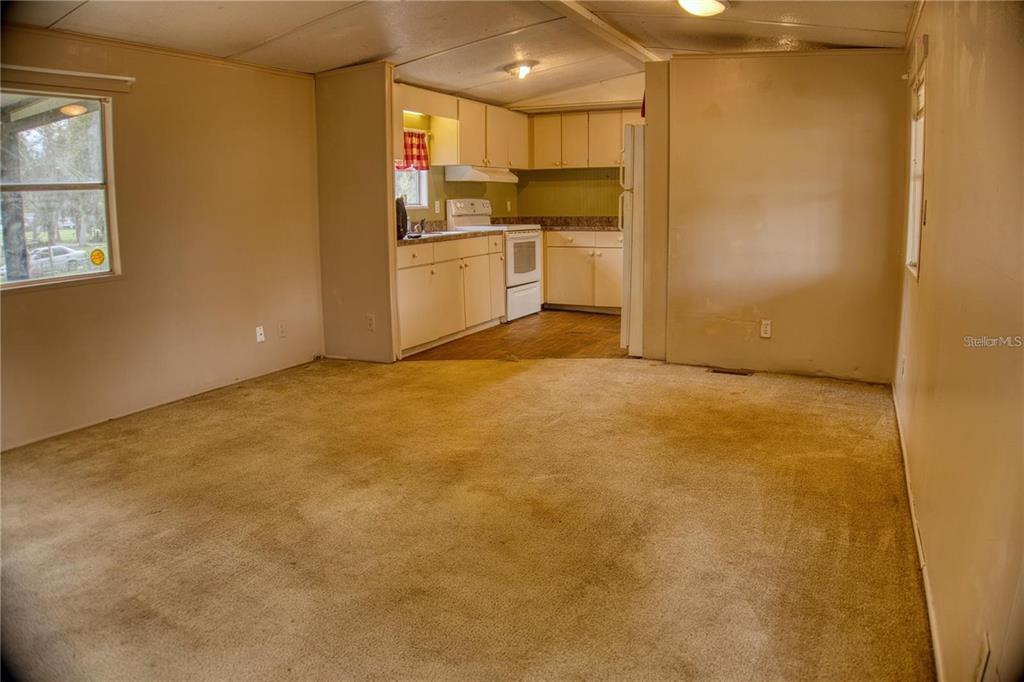 7230 James Stanaland Road Plant City, FL 33567 - Photo 9 of 26 a view of a kitchen with a sink