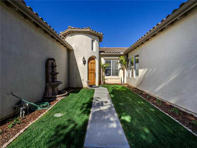 1255 Firecrest Way Fallbrook, CA 92028 - Photo 2 of 25