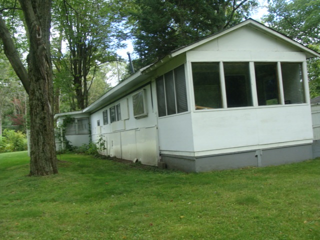 2141 North Huron Road Pinconning, MI 48650 - Photo 11 of 15 1841096-10.JPG